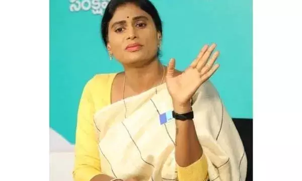 Sharmila meets Rahul, Sonia in Delhi; fuels rumours of YSRTP merger with Congress