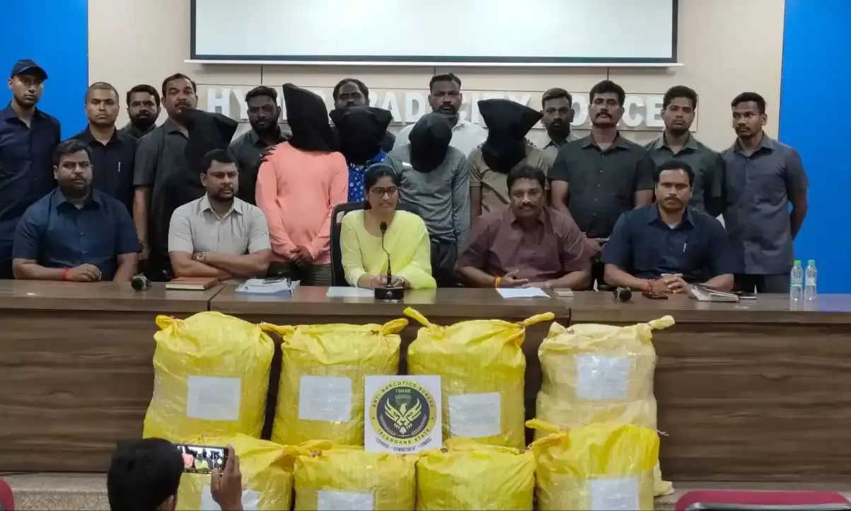 Cops seize 208 kg Ganja en route to Maharashtra from Andhra