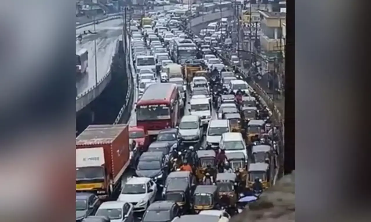 Flooding rears its ugly head again, Traffic chokes Hyderabad roads