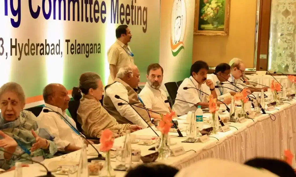 Cong top brass deliberates on polls strategy at extended CWC meeting