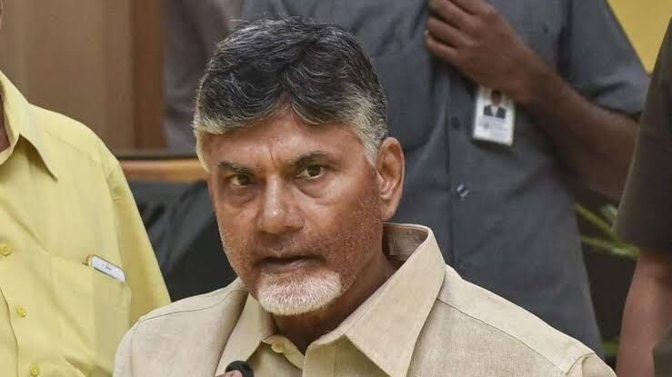 Rajahmundry: Doctors treat Chandrababu Naidu after he complained of ...