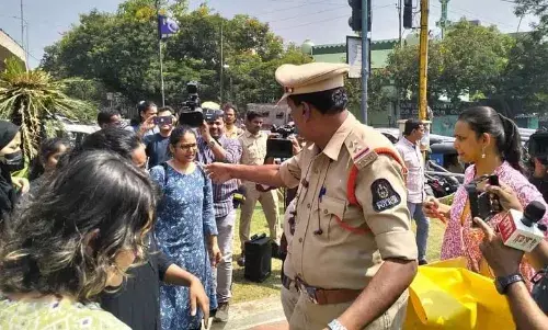 Hyderabad students protest against Israelās bombardment in Gaza, one held