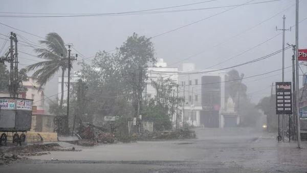 Deep Depression Over Bay Of Bengal May Turn Into Cyclone By Monday ...