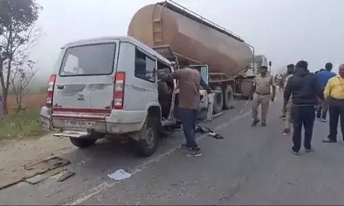 13 persons from AP die in SUV-tanker collision in Karnataka