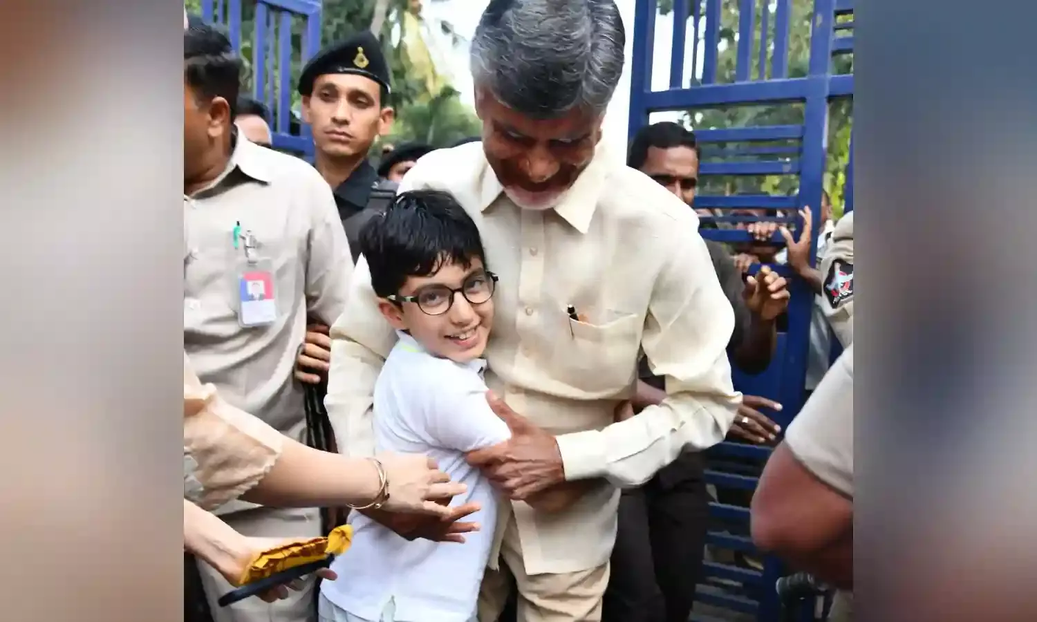 Naidu walks out of jail, greeted by family, cadre; Early Diwali for TDP