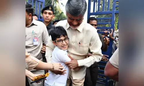 Naidu walks out of jail, greeted by family, cadre; Early Diwali for TDP