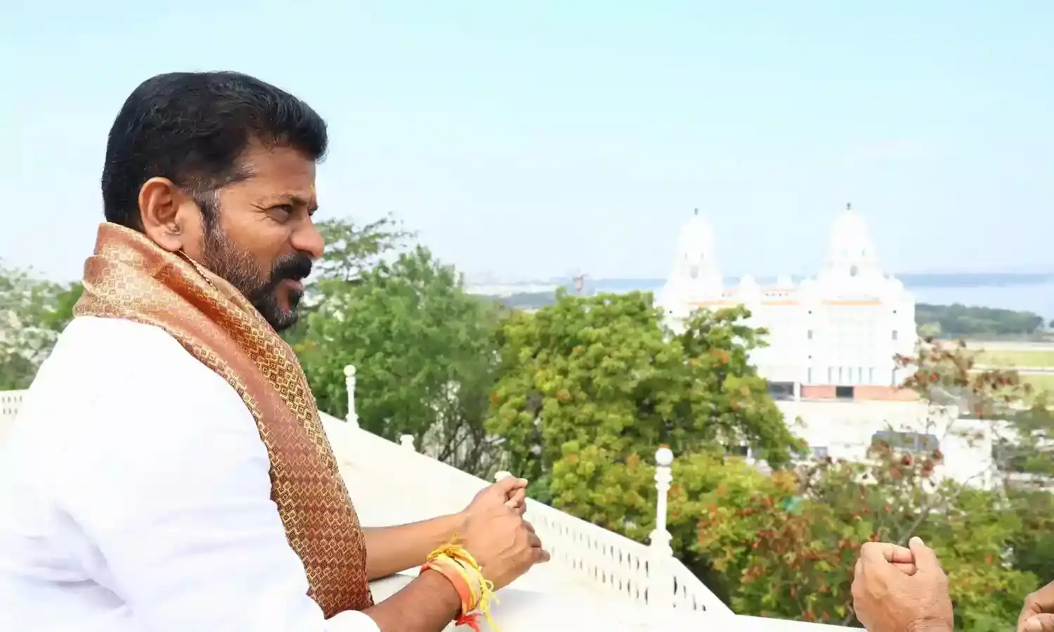 Revanth Reddy discusses swearing-in arrangements with police; CLP to decide leader soon
