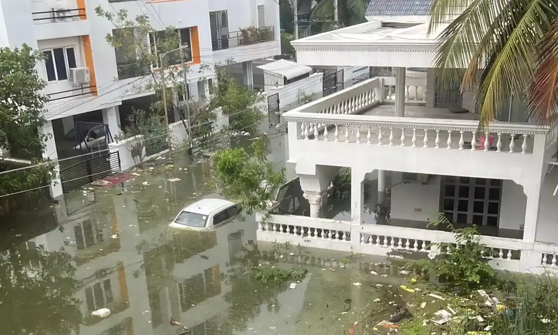 Death toll rises to 12; Boats and tractors used in rescue efforts in rain-hit Chennai