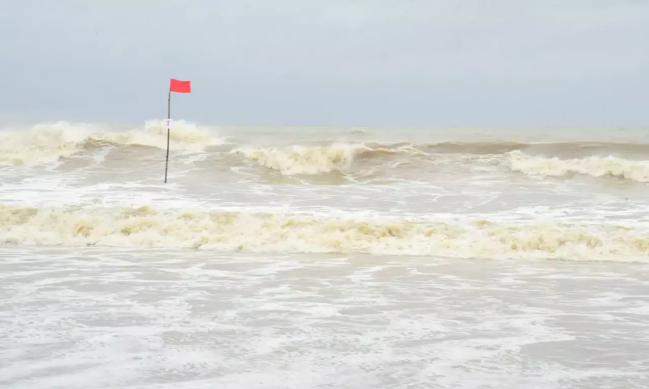 Michaung crosses Andhra coast, to weaken into cyclonic storm