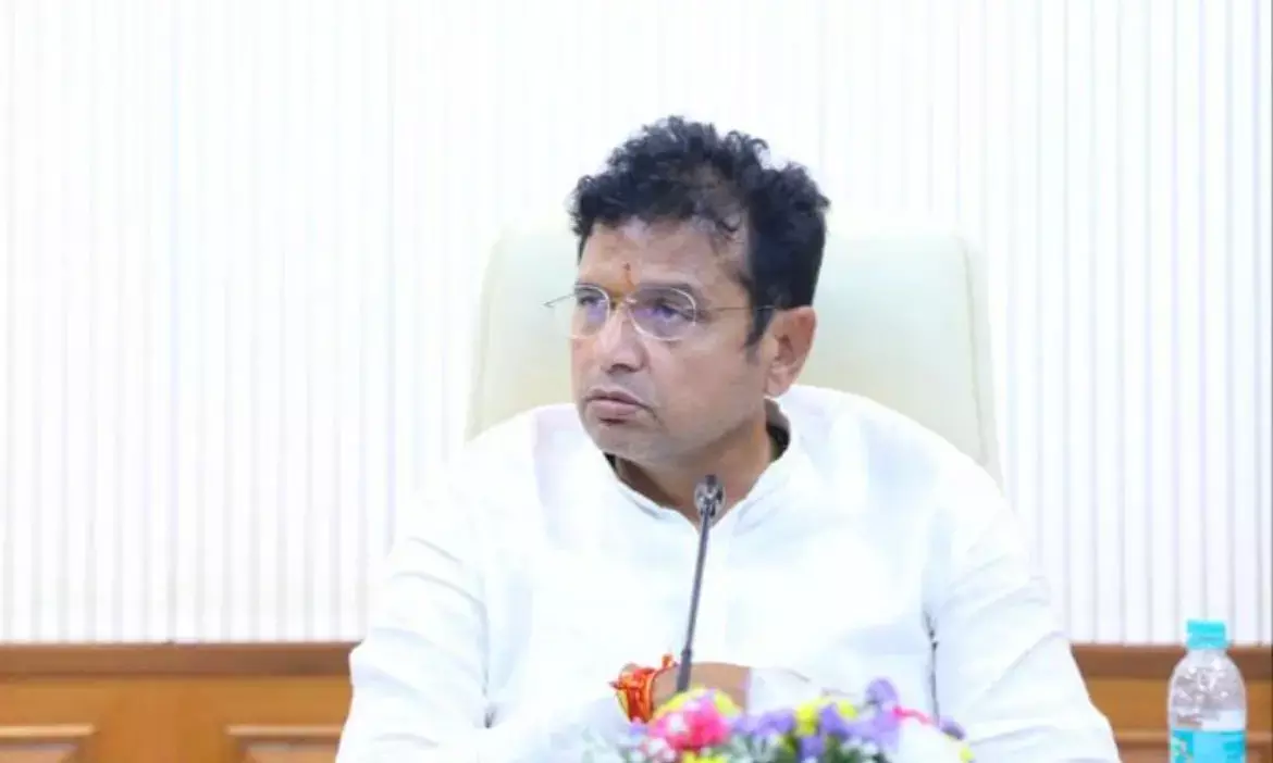 First day on job, Telangana IT minister Sridhar Babu signs 3 files