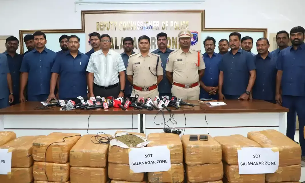 2 interstate drug peddlers held in Rajahmundry while transporting 400 kg of ganja