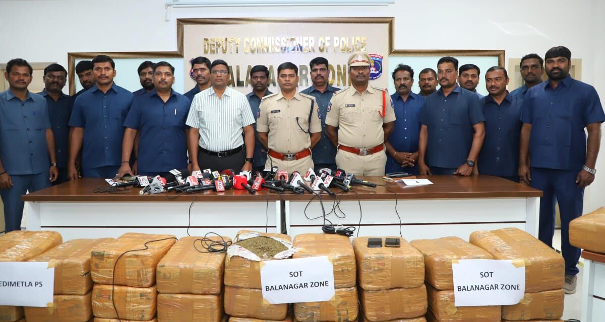 2 Interstate Drug Peddlers Held In Rajahmundry While Transporting 400 ...