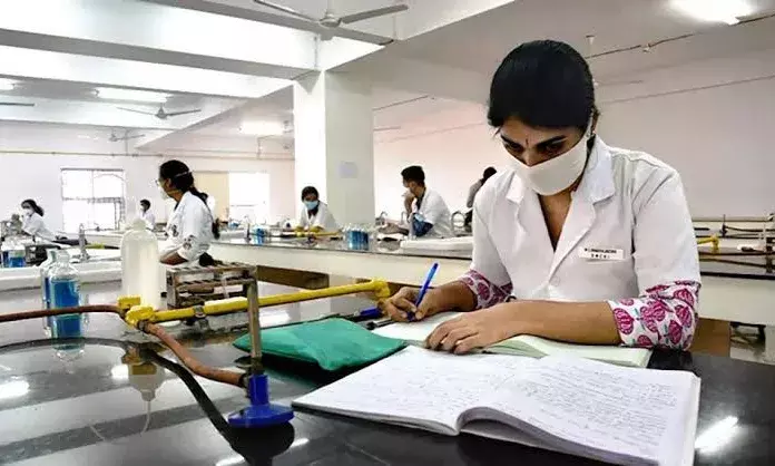 India has 706 medical colleges, 2,268 nursing colleges at present; Doc-patient ratio at 1:834