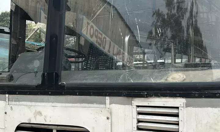 Big Boss drama: Winner Pallavi Prasanth ‘fans’ attack contestants’ cars, vandalise 6 TSRTC buses