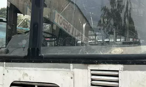 Big Boss drama: Winner Pallavi Prasanth ‘fans’ attack contestants’ cars, vandalise 6 TSRTC buses