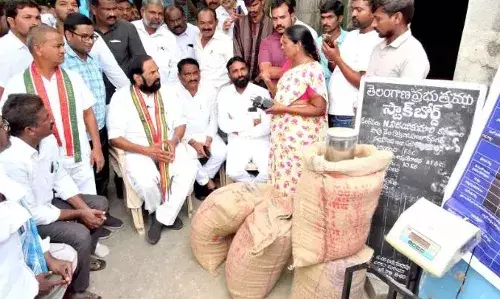 Telangana: Unscrupulous millers recycle 75% of ration rice;  Uttam Reddy vows action