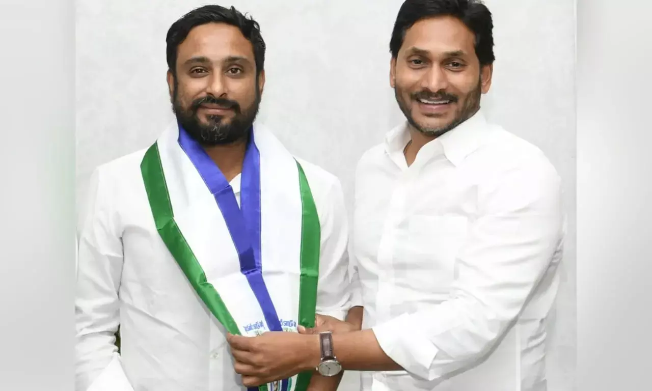 Former cricketer Ambati Rayudu joins YSRCP