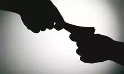 Narayanguda traffic police constable Vikas Yadav arrested for accepting Rs 5000 bribe