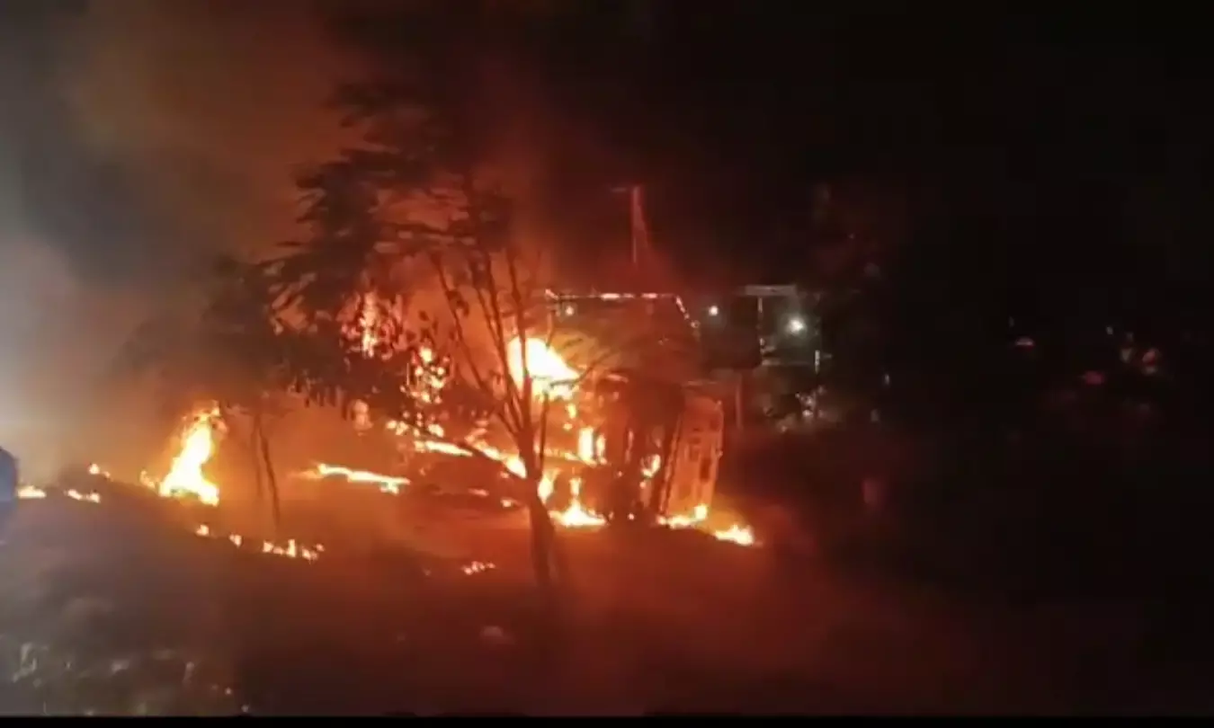 Drowsy AC bus driver crashes into divider near Beechupally; woman passenger dies, 4 hurt