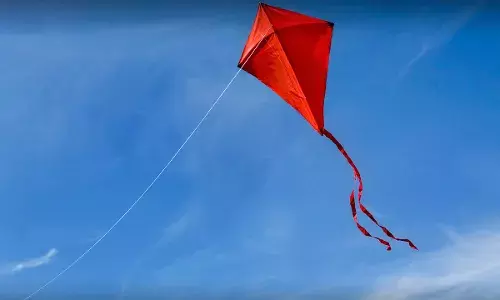 Hyderabad: 11-year-old electrocuted while flying kite