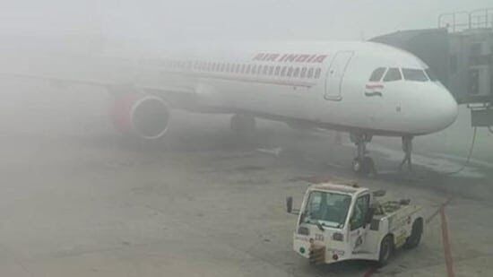 In the early morning there is still thick fog over northern India and rail traffic is affected