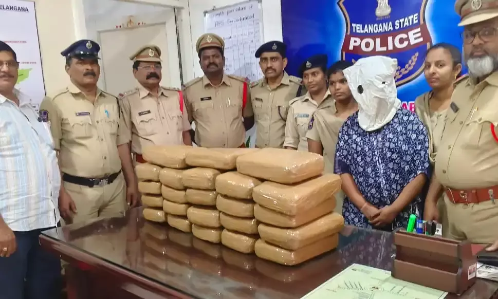 Secunderabad railway station security seize 46 kg of Ganja worth Rs 11 lakhs en route to Mumbai, woman arrested