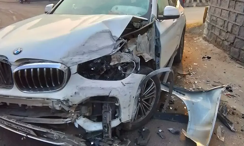 Inebriated driver crashes into Banjara Hills mosque, held in bid to shift blame on scapegoat