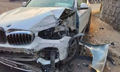 Inebriated driver crashes into Banjara Hills mosque, held in bid to shift blame on scapegoat