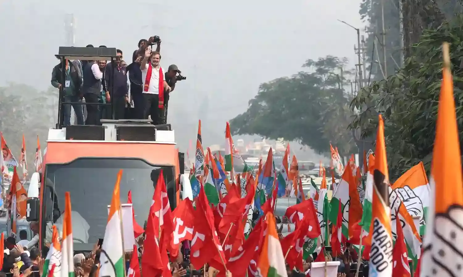 Rahul interacts with students in Assam in impromptu gathering after USTM varsity refuses entry