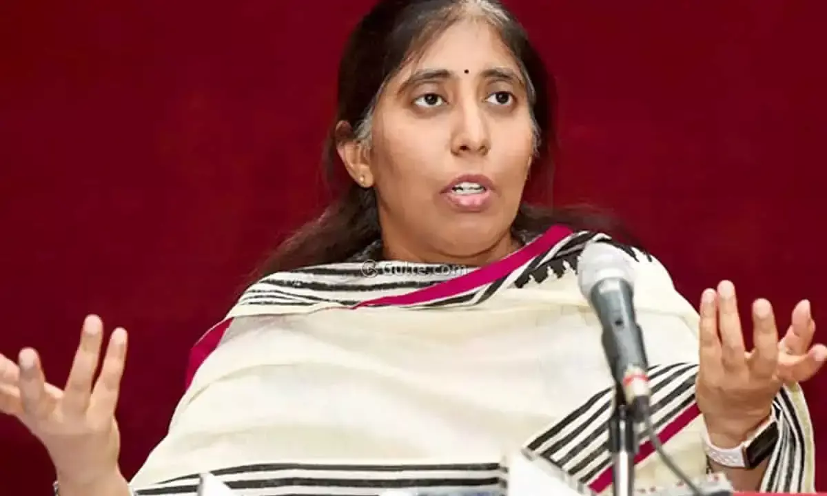 YS Suneetha alleges threat to life from Facebook posts, files complaint with Hyderabad cyber crime