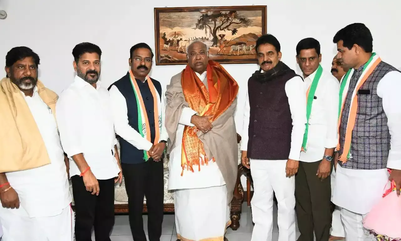 Setback to BRS as Peddapalli MP Venkatesh Netha joins Congress in Delhi