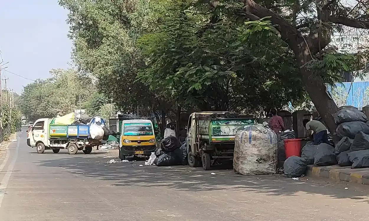 Hyderabad: Lower Tank Bund Road turns into garbage dump after closure