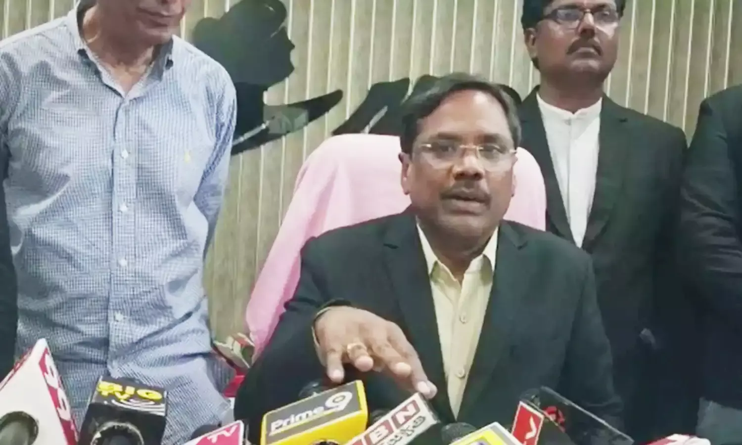 HC: Advocate Rapolu Bhaskar fined Rs 1 lakh for suppressing facts 