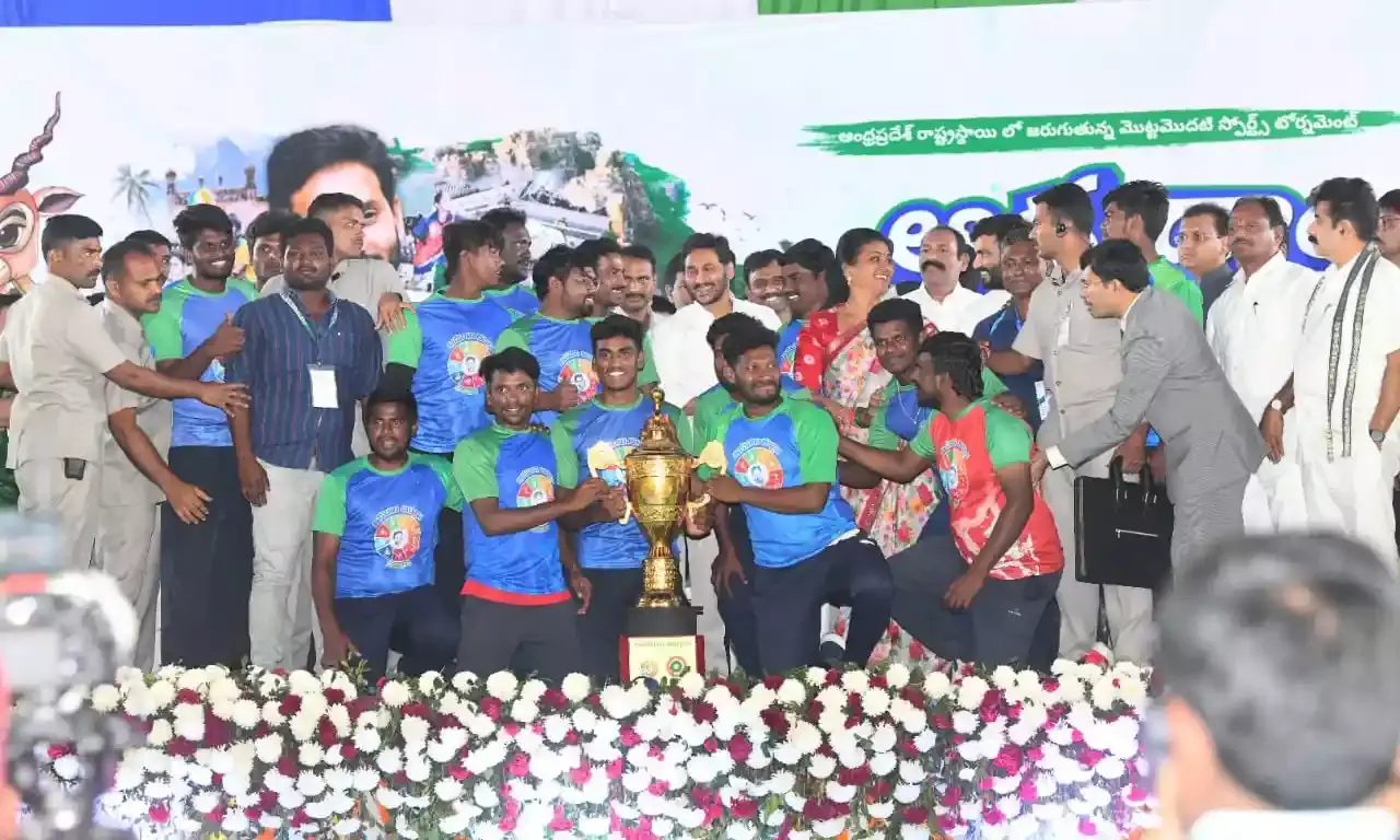Aadudam Andhra’: Top sports bodies’ identify 14 young players; will train them for professional tourneys