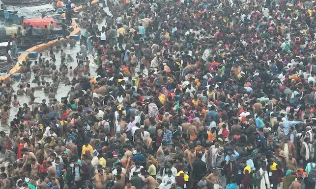 About 25.5 lakh take dip in Ganga, Sangam till noon on Basant Panchami