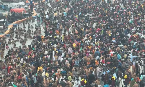 About 25.5 lakh take dip in Ganga, Sangam till noon on Basant Panchami