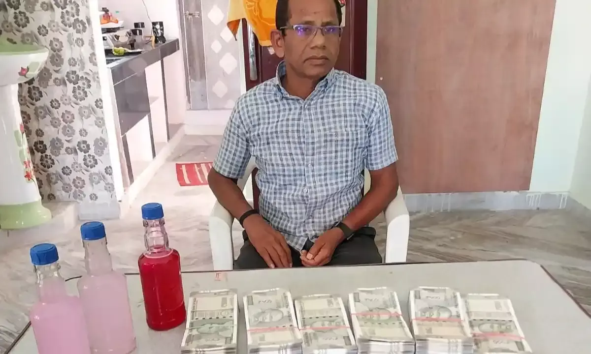 Nalgonda hospital superintendent caught red-handed taking Rs 3 lakh bribe