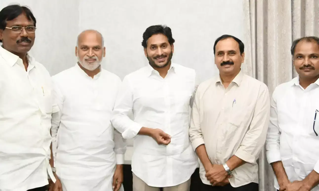 Mangalagiri MLA Ramakrishna Reddy rejoins YSRCP; party expecting more entries