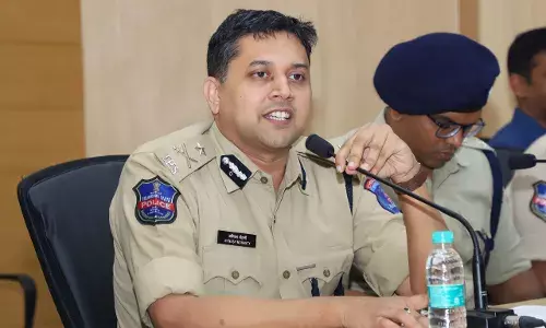 RR District: Govt officer fakes Rythu Bhima, Rythu Bandu claims, siphons Rs 2 crores; held