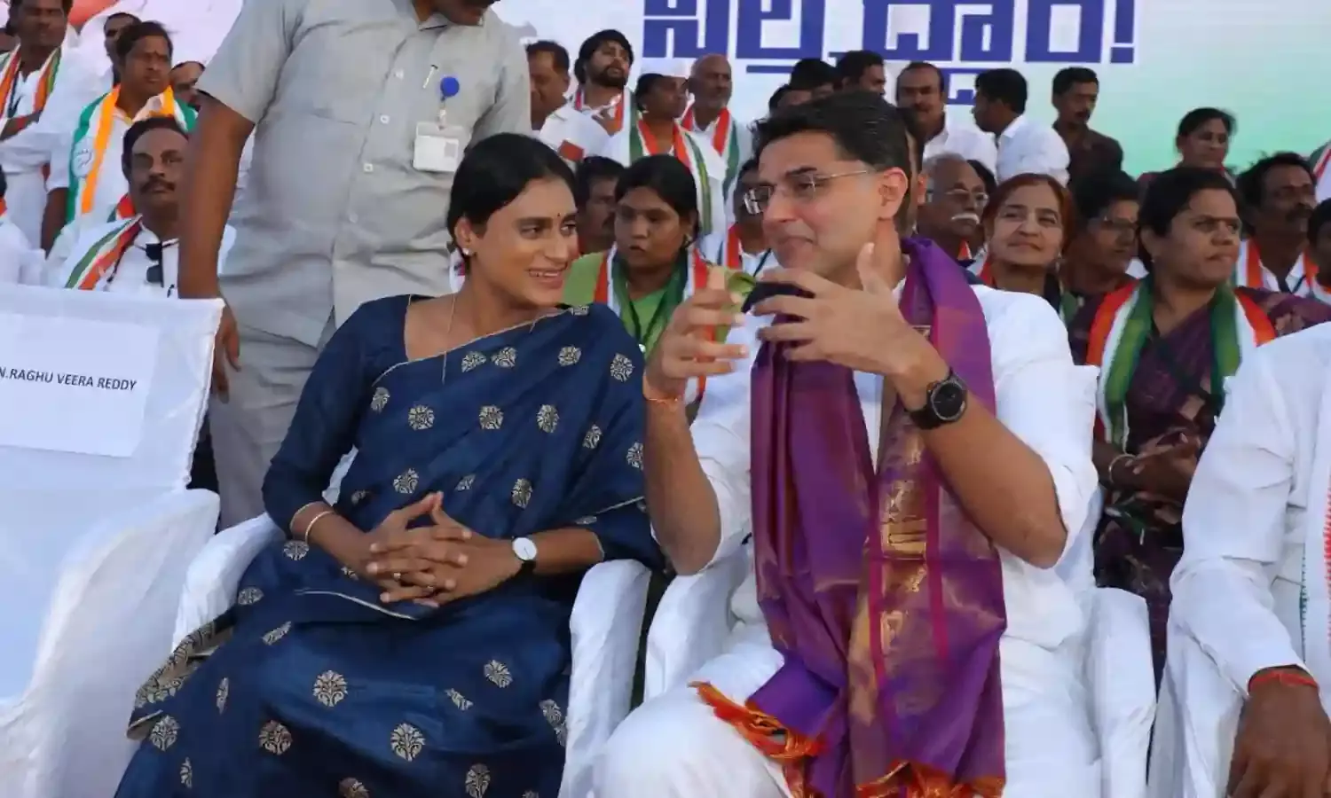 Cong to accord 10-year special category status to Andhra Pradesh after coming to power at Centre