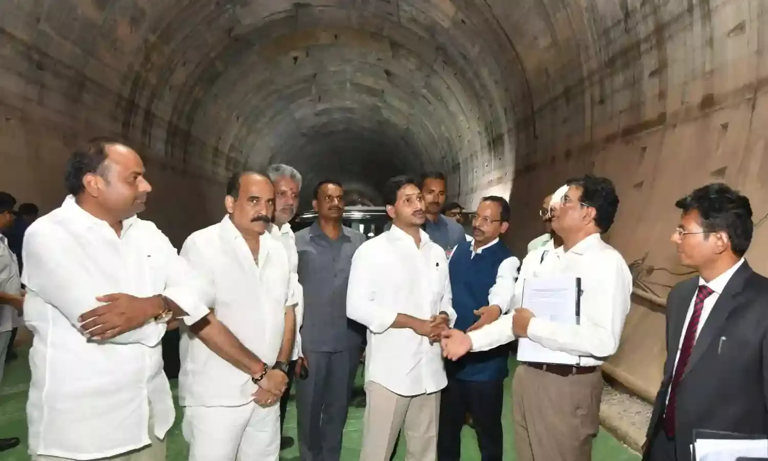 Pula Subbaiah Veligonda project:  Jagan commissions two tunnels; will irrigate 4.5L acre land