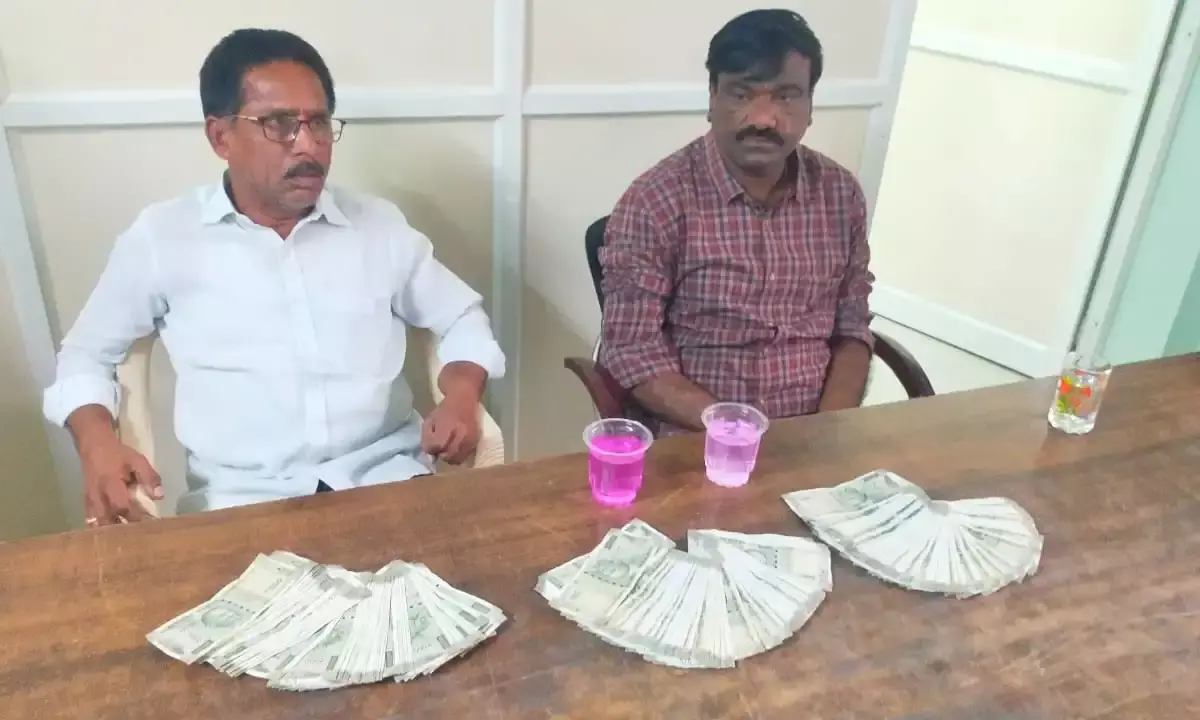 Town planning officer of Nizampet Municipal Corporation caught taking bribe of Rs 1.50 lakh