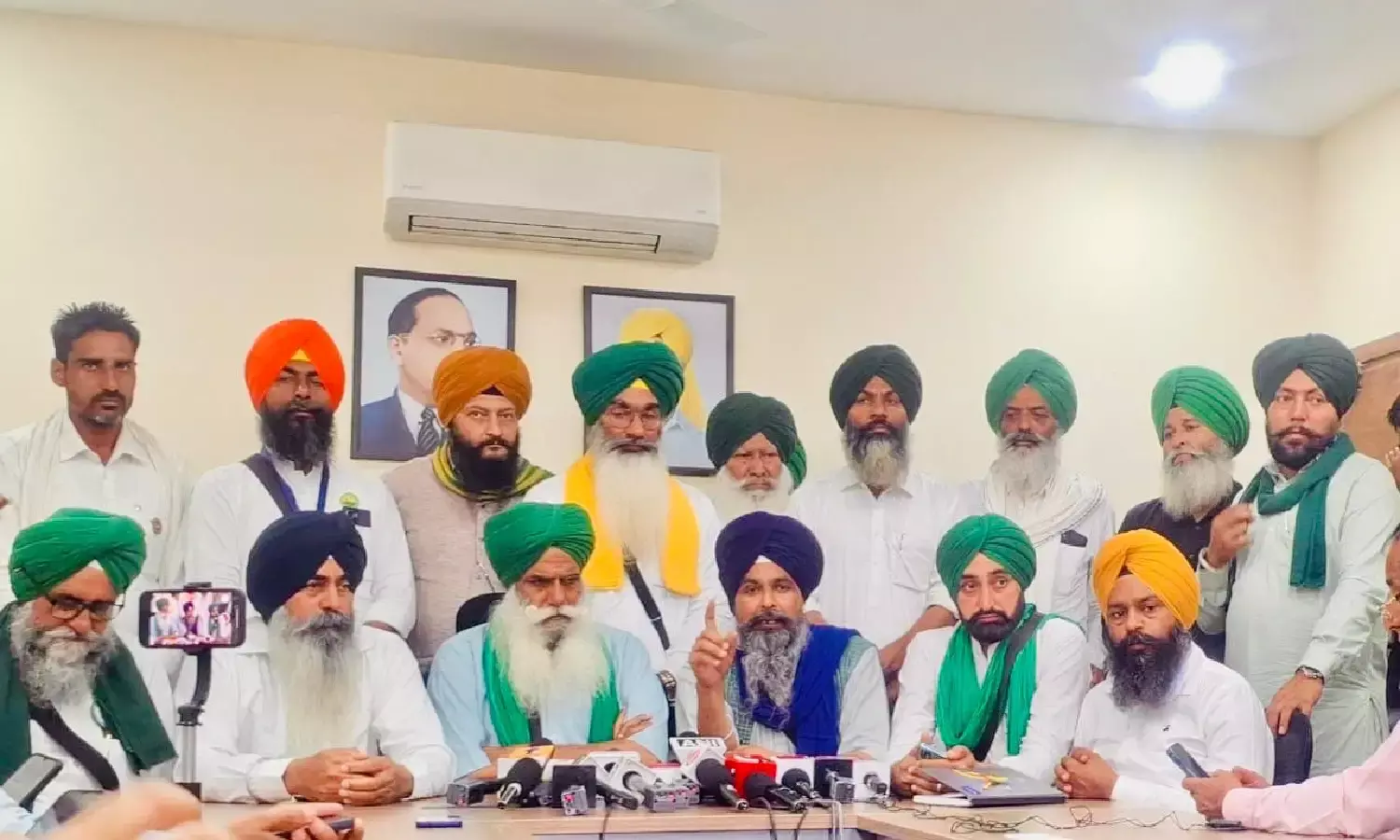 Farmers declare nation-wide protests on April 7, rail roko near Shambhu on April 9