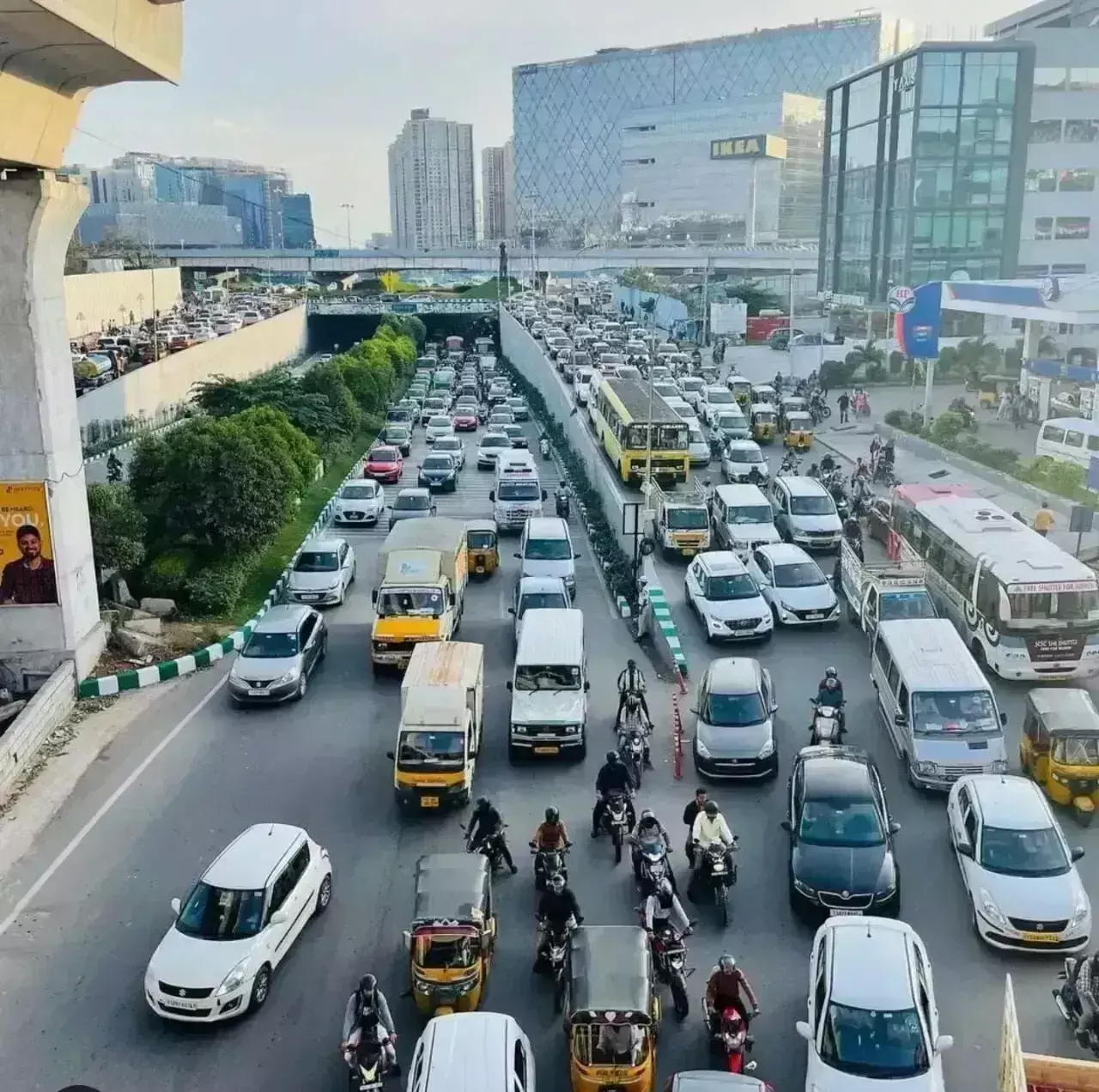 Cyberabad Cops asks corporates for staggering timings to ease congestion