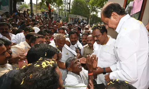 Water crisis to farmer suicides: KCR lashes out at Congress government for failing farmers