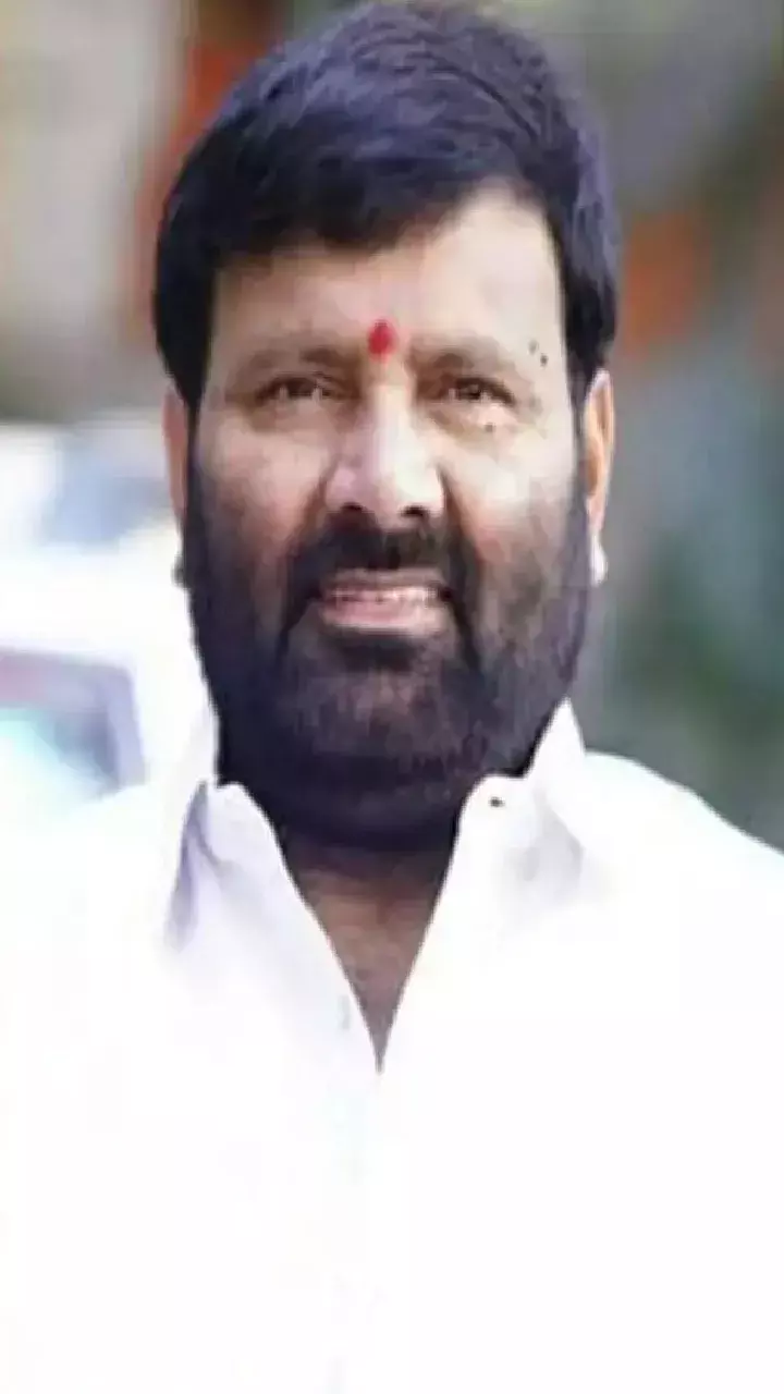 K Srisailam Goud comes back to Congress