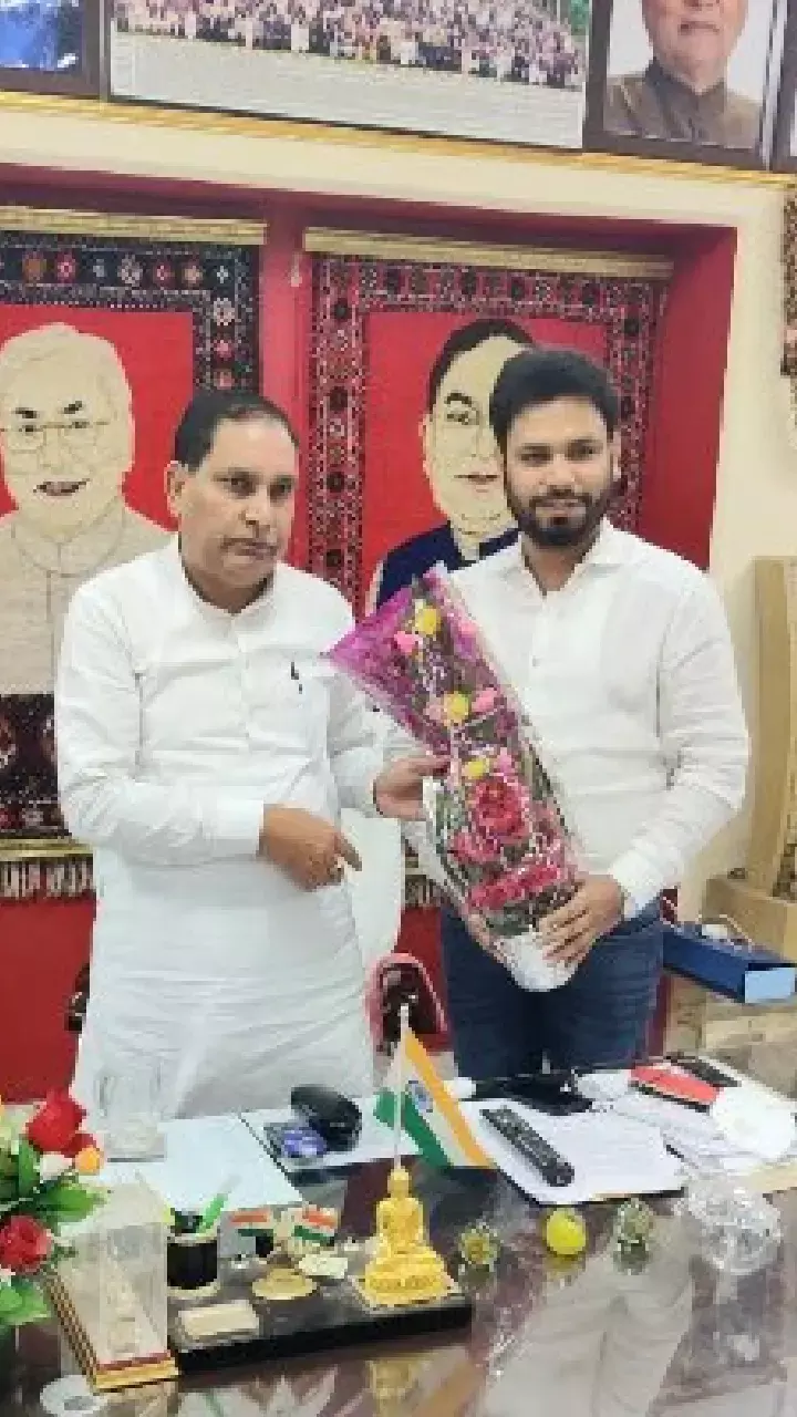 Sunny Hazari joins Congress