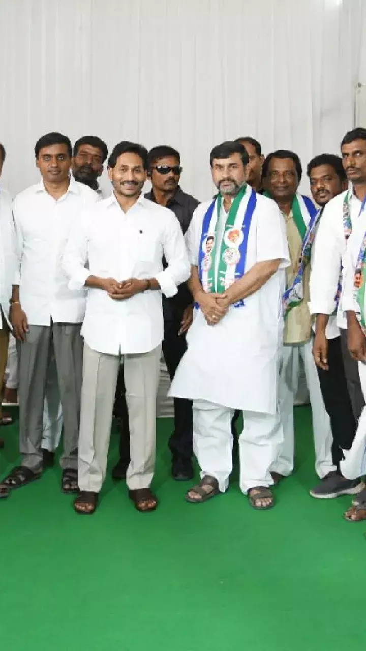 Key leaders join YSRCP