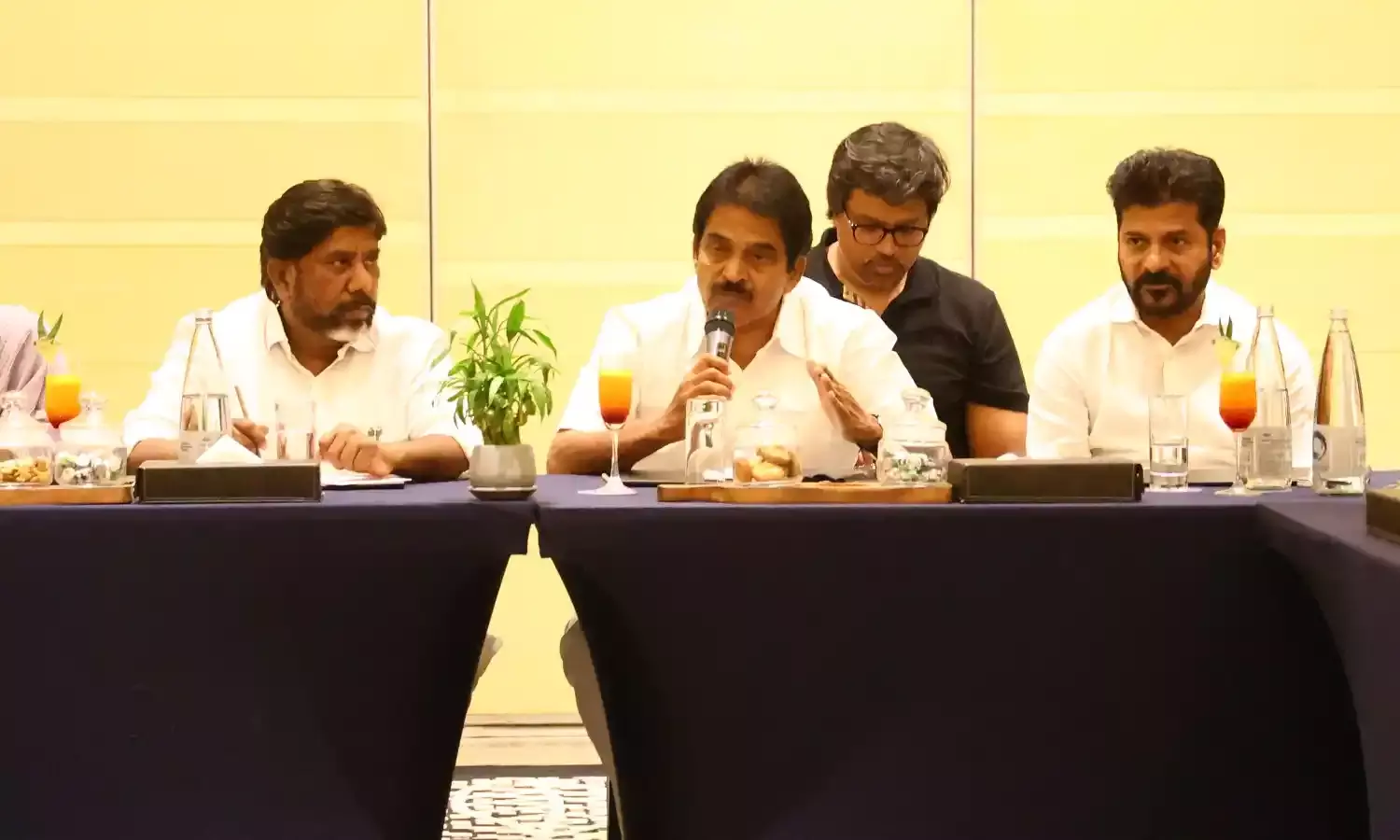 Congress eyeing 15 LS seats in Telangana; Venugopal arrives to finalize poll strategy