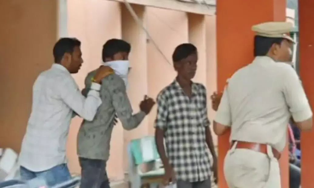 Stone pelting on CM Jagan: One held in Vijayawada